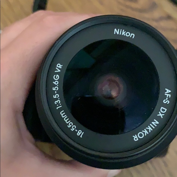 Nikon D3000 - Picture 7 of 16